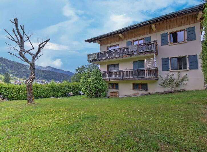 Discover this charming property nestled in a picturesque mountain setting.