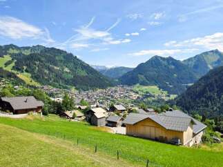 Experience the charm of alpine living in this picturesque village nestled amidst breathtaking mountain scenery.