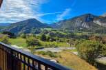 Experience breathtaking mountain views from this stunning property, perfect for nature lovers and outdoor enthusiasts.