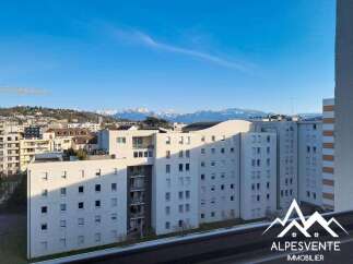 Discover this stunning apartment with breathtaking mountain views, perfect for those seeking a serene lifestyle.