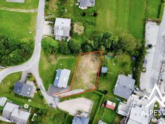 Discover this exceptional plot of land, perfectly situated for your dream home.