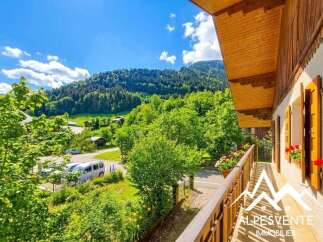 Experience breathtaking mountain views from this charming property, perfect for nature lovers and outdoor enthusiasts.