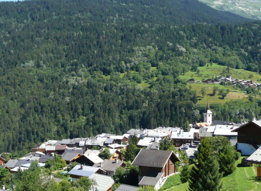 House in Les Allues - view 1