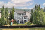 Discover this stunning family home with a spacious backyard perfect for entertainment and recreation.