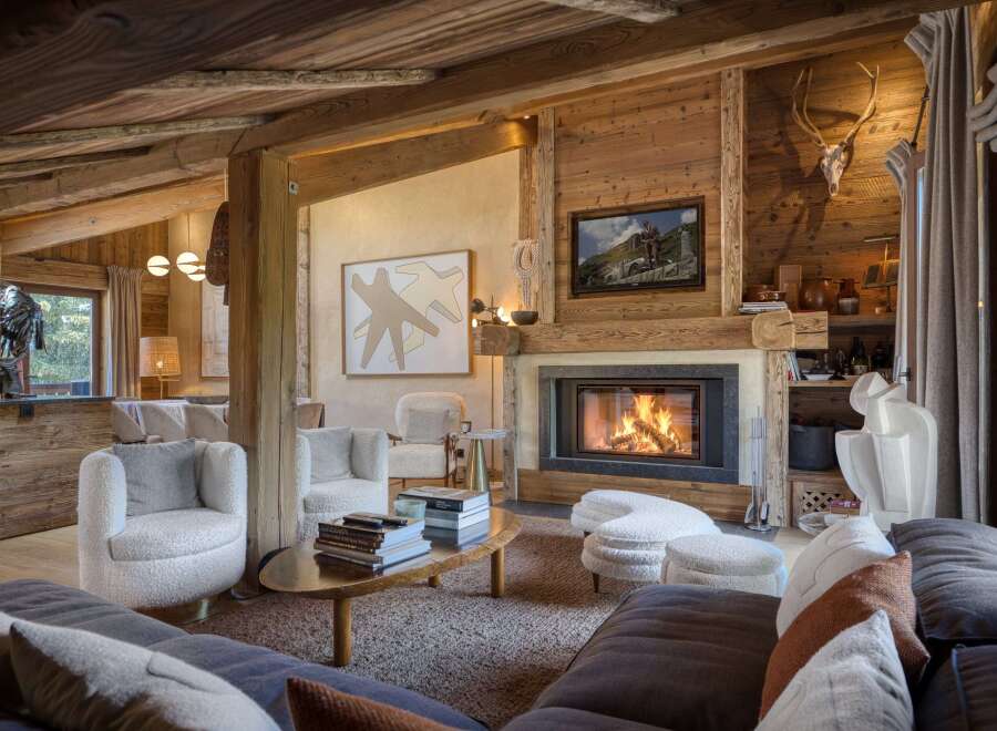 Experience the epitome of rustic luxury in this stunning mountain lodge living room.