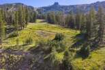 Discover this stunning mountain landscape, perfect for outdoor enthusiasts and nature lovers.