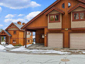 For Sale in Big White with 3 Bedrooms and 4 Bathrooms