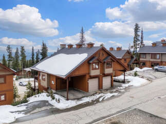 For Sale in Big White with 3 Bedrooms and 4 Bathrooms