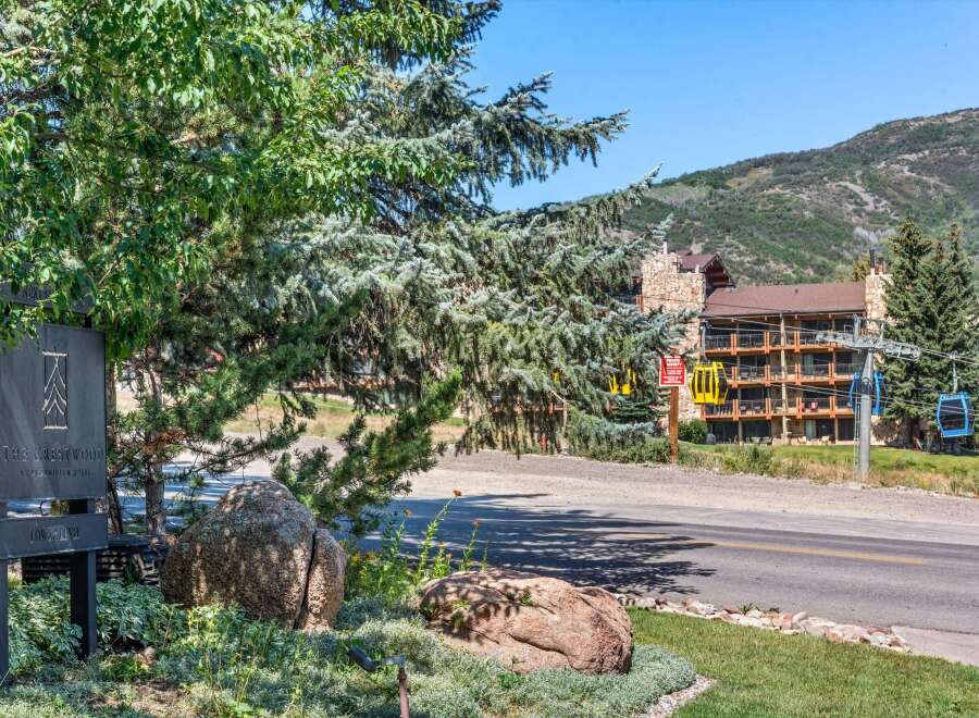 Experience the ultimate mountain getaway at The Crestwood, a condominium hotel offering stunning views and convenient access to outdoor adventures.