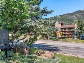 Experience the ultimate mountain getaway at The Crestwood, a condominium hotel offering stunning views and convenient access to outdoor adventures.