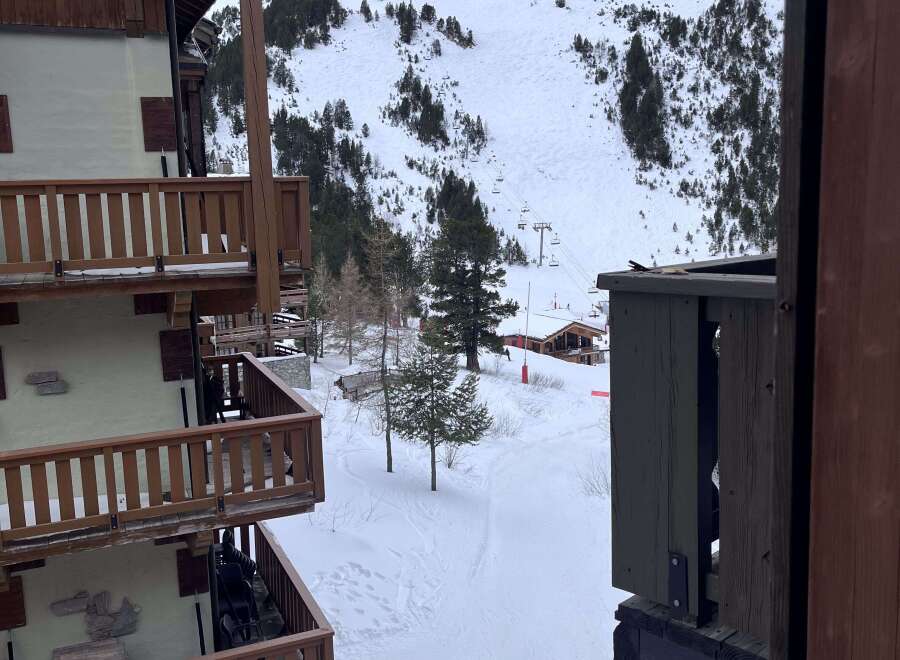 Experience breathtaking mountain views and ski-in/ski-out access from this charming alpine property.