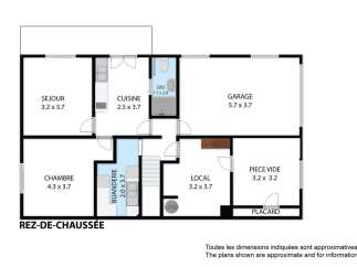 Discover this charming ground-floor property featuring a spacious living room (3.