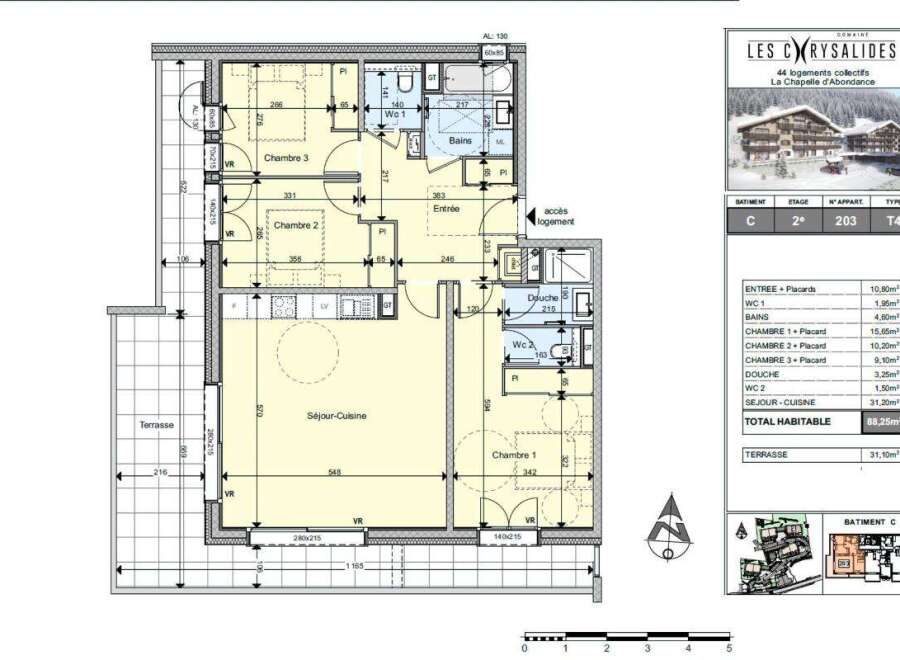 Discover this spacious 4-bedroom apartment in the Les Chrysalides residence, offering 88.