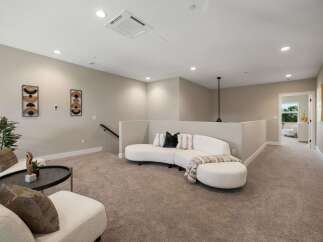 Discover this inviting loft space, perfect for relaxation and entertainment.