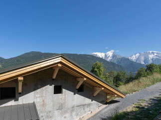 Discover this stunning property nestled in the picturesque mountains, offering breathtaking panoramic views.