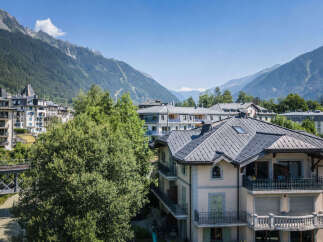 Experience luxury living in this stunning property nestled amidst the majestic Alps.