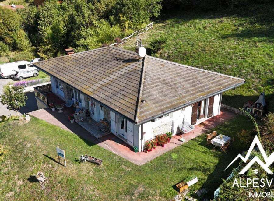 Discover this charming property nestled in a serene, green environment, perfect for those seeking tranquility.