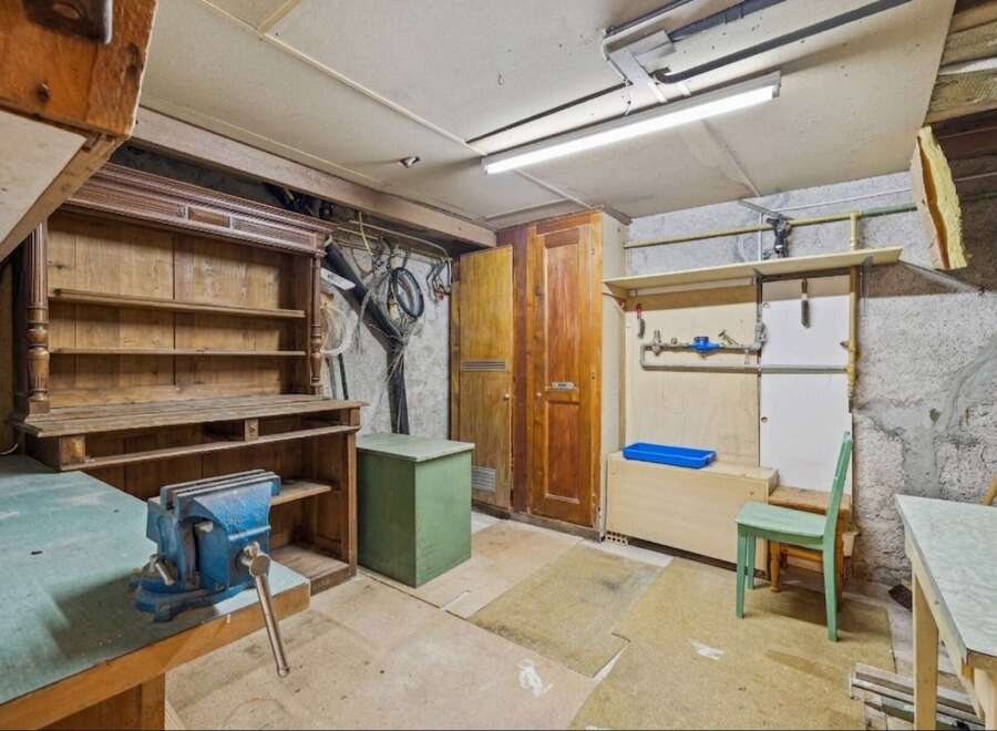 Discover a versatile workshop space perfect for DIY projects and hobbies.