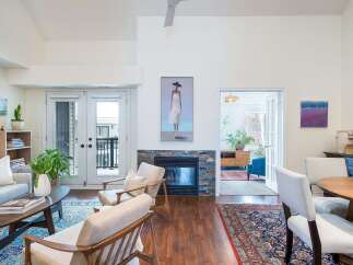 For Sale in Collingwood with 3 Bedrooms