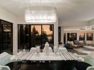 For Sale in Lions Bay with 4 Beds and 4 Bathrooms