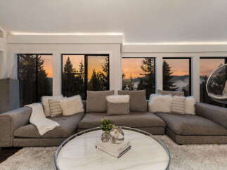 For Sale in Lions Bay with 4 Beds and 4 Bathrooms