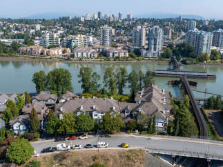 Discover waterfront living in this stunning property featuring a prime location with breathtaking river views.