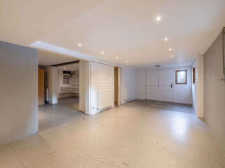 Discover this spacious and versatile basement area, perfect for storage or conversion into additional living space.