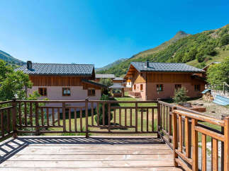 Village house to renovate just steps from the ski lifts