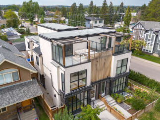 For Sale in Calgary with 2 Beds and 4 Bathrooms