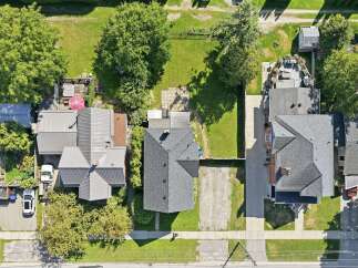 Discover this charming property featuring a spacious backyard perfect for outdoor gatherings and relaxation.