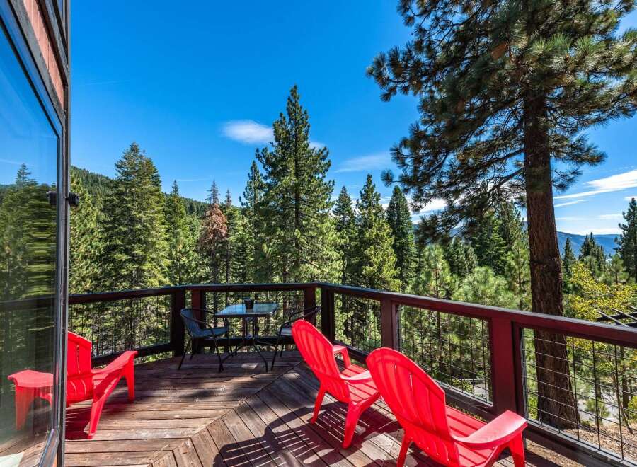 Enjoy breathtaking mountain views from this stunning deck, perfect for outdoor living and entertaining.