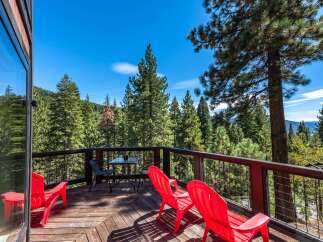 Enjoy breathtaking mountain views from this stunning deck, perfect for outdoor living and entertaining.