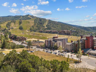 Discover this stunning mountain resort property, perfect for year-round enjoyment.