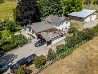 For Sale in Coldstream with 4 Beds and 3 Bathrooms