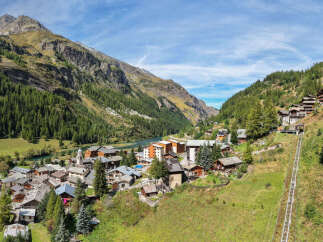 Discover this charming mountain village nestled in a picturesque valley, offering breathtaking views and a serene atmosphere.