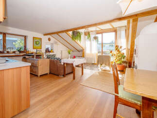 Spacious three-room apartment with a south-facing balcony