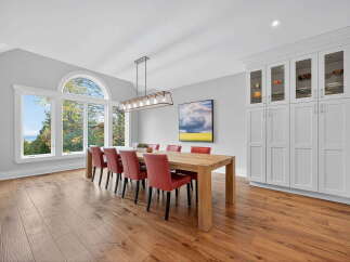 For Sale in Blue Mountains with 5 Beds and 6 Bathrooms