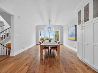 For Sale in Blue Mountains with 5 Beds and 6 Bathrooms