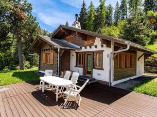 Villa for sale in La Tzoumaz with 4 Bedrooms