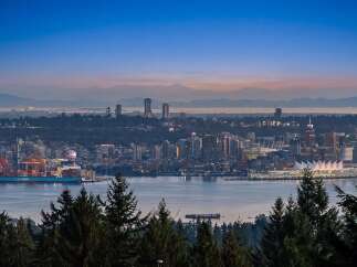 Experience breathtaking panoramic views of the Vancouver skyline and surrounding mountains from this exceptional property.