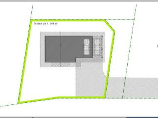 Discover this prime property featuring a spacious 584 m² lot, perfect for your dream home or investment.
