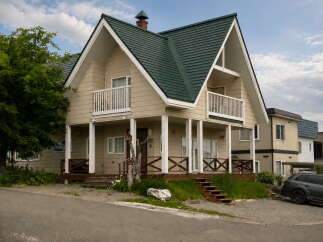 For Sale in Kitanominecho with 4 Bedrooms and 4 Bathrooms
