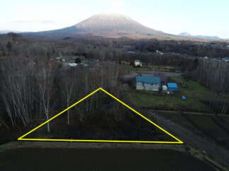 Discover this prime parcel of land, perfectly situated for development with a clear triangle marking its boundaries.