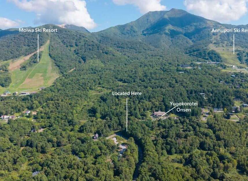 Discover the perfect mountain getaway with this property offering stunning views and proximity to world-class ski resorts.