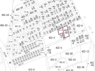 This map displays a detailed cadastral survey of a neighborhood, highlighting individual land parcels with their respective lot numbers and dimensions.