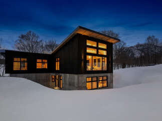 For Sale in Soga with 4 Beds and 4 Bathrooms