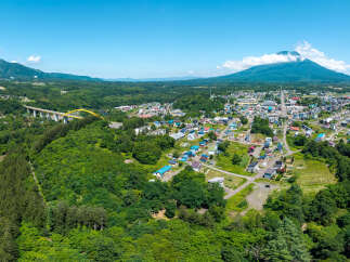 Discover this charming town nestled amidst lush green hills and framed by majestic mountains.