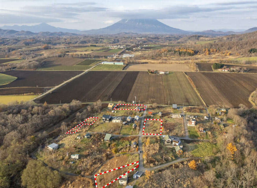 Discover this picturesque rural property offering a serene escape with stunning mountain views.
