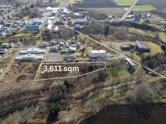 Discover this expansive 3,611 sqm plot of land, perfect for development or personal use.