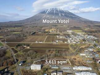 Discover this expansive 3,611 sqm plot of land, offering a unique opportunity to build your dream home or investment property.